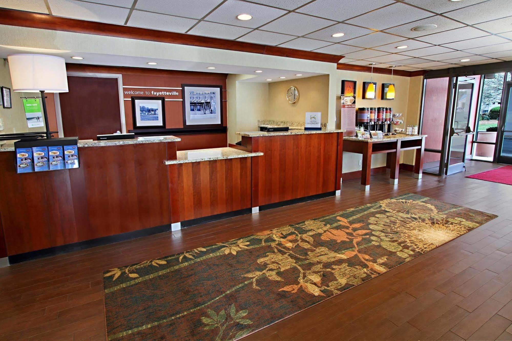 Motel 6 Fayetteville - I-95 Buitenkant foto